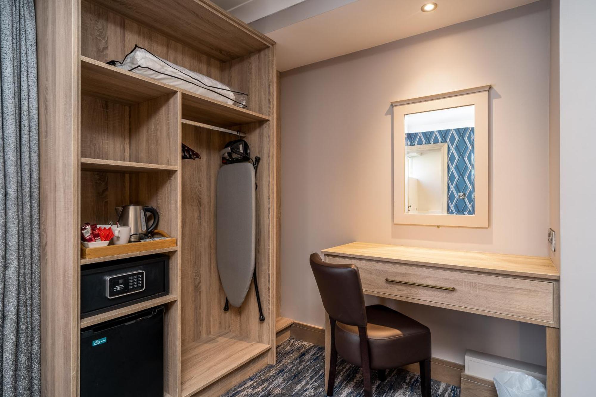 Rochestown Lodge Hotel ดุนเลรี ภายนอก รูปภาพ