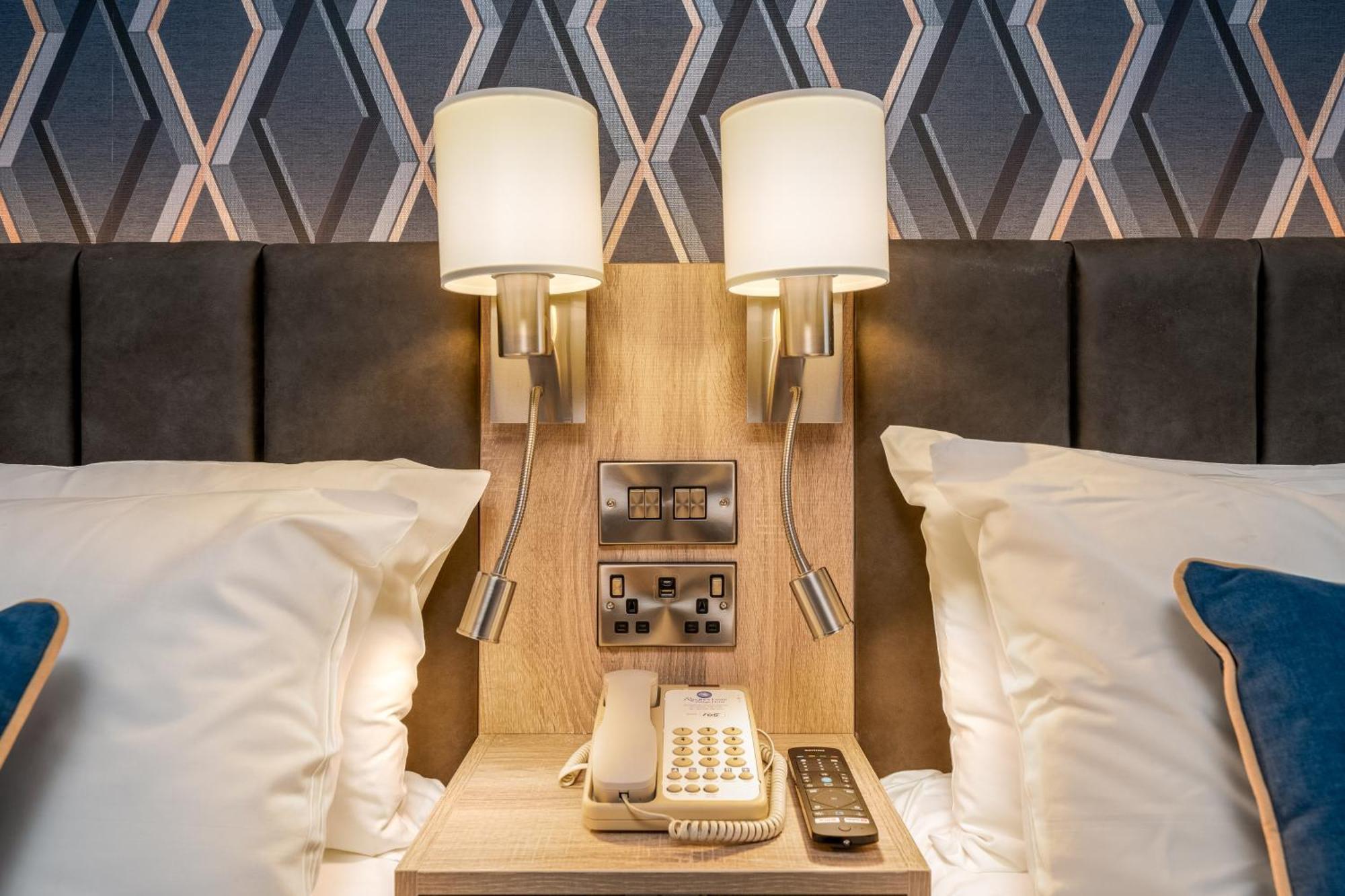 Rochestown Lodge Hotel ดุนเลรี ภายนอก รูปภาพ