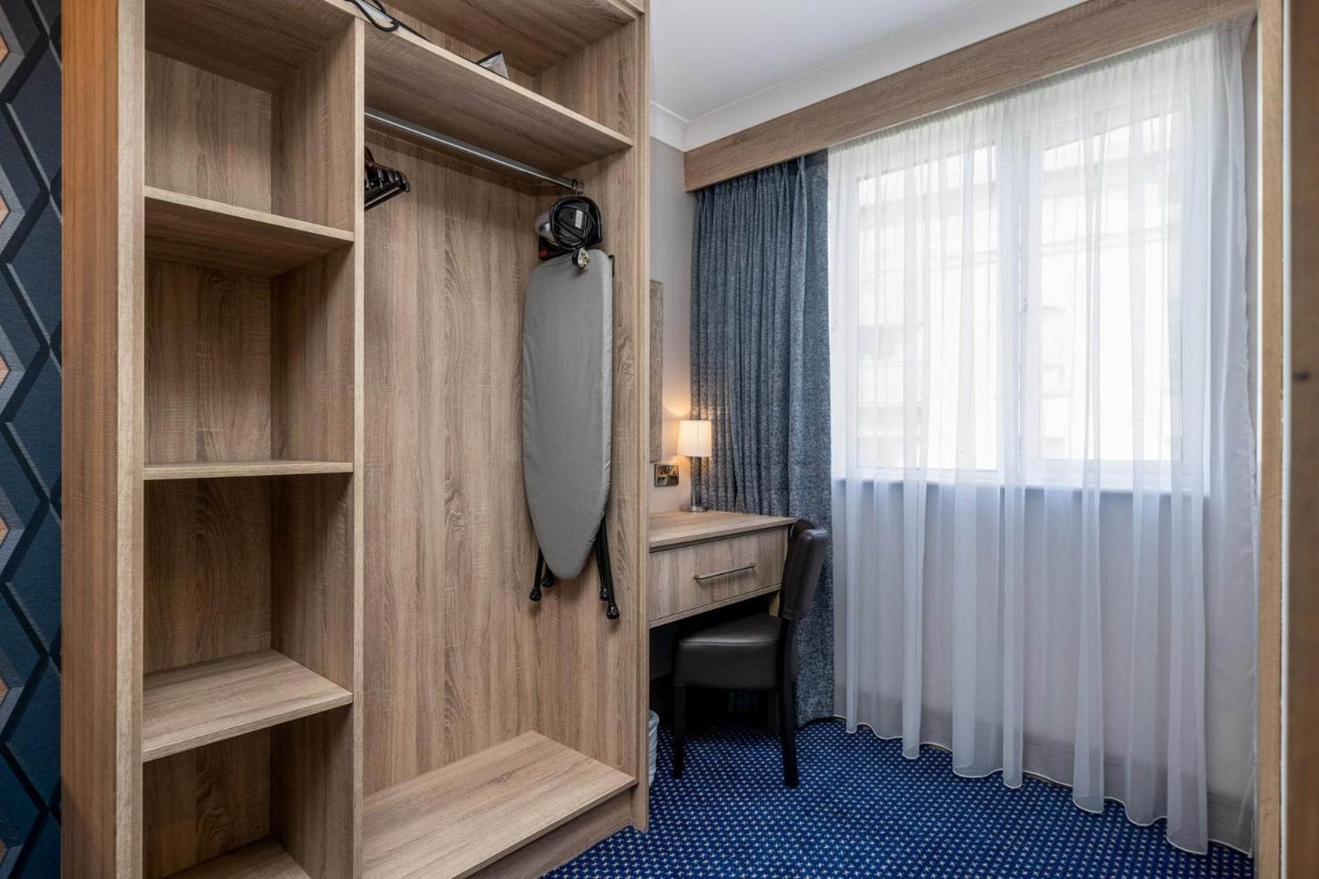 Rochestown Lodge Hotel ดุนเลรี ภายนอก รูปภาพ