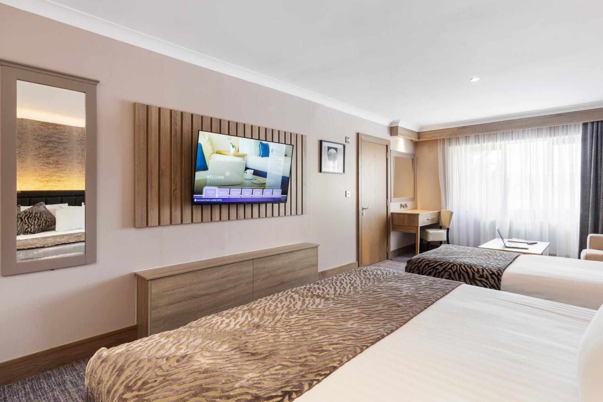 Rochestown Lodge Hotel ดุนเลรี ภายนอก รูปภาพ