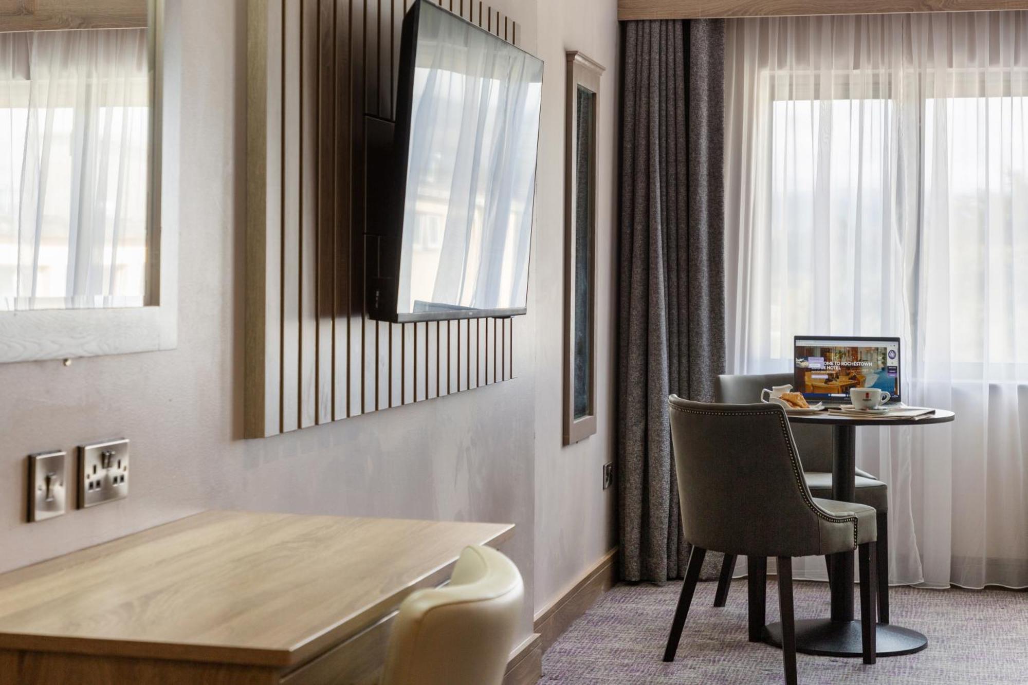 Rochestown Lodge Hotel ดุนเลรี ภายนอก รูปภาพ
