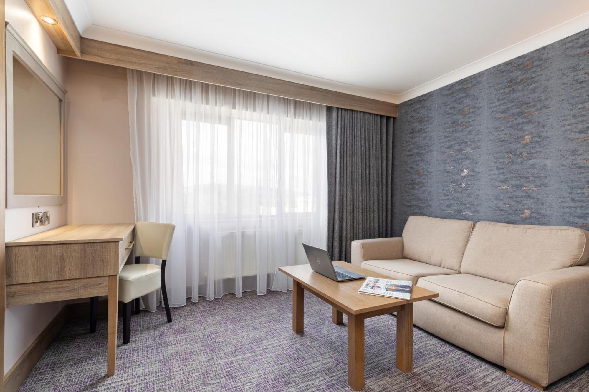 Rochestown Lodge Hotel ดุนเลรี ภายนอก รูปภาพ