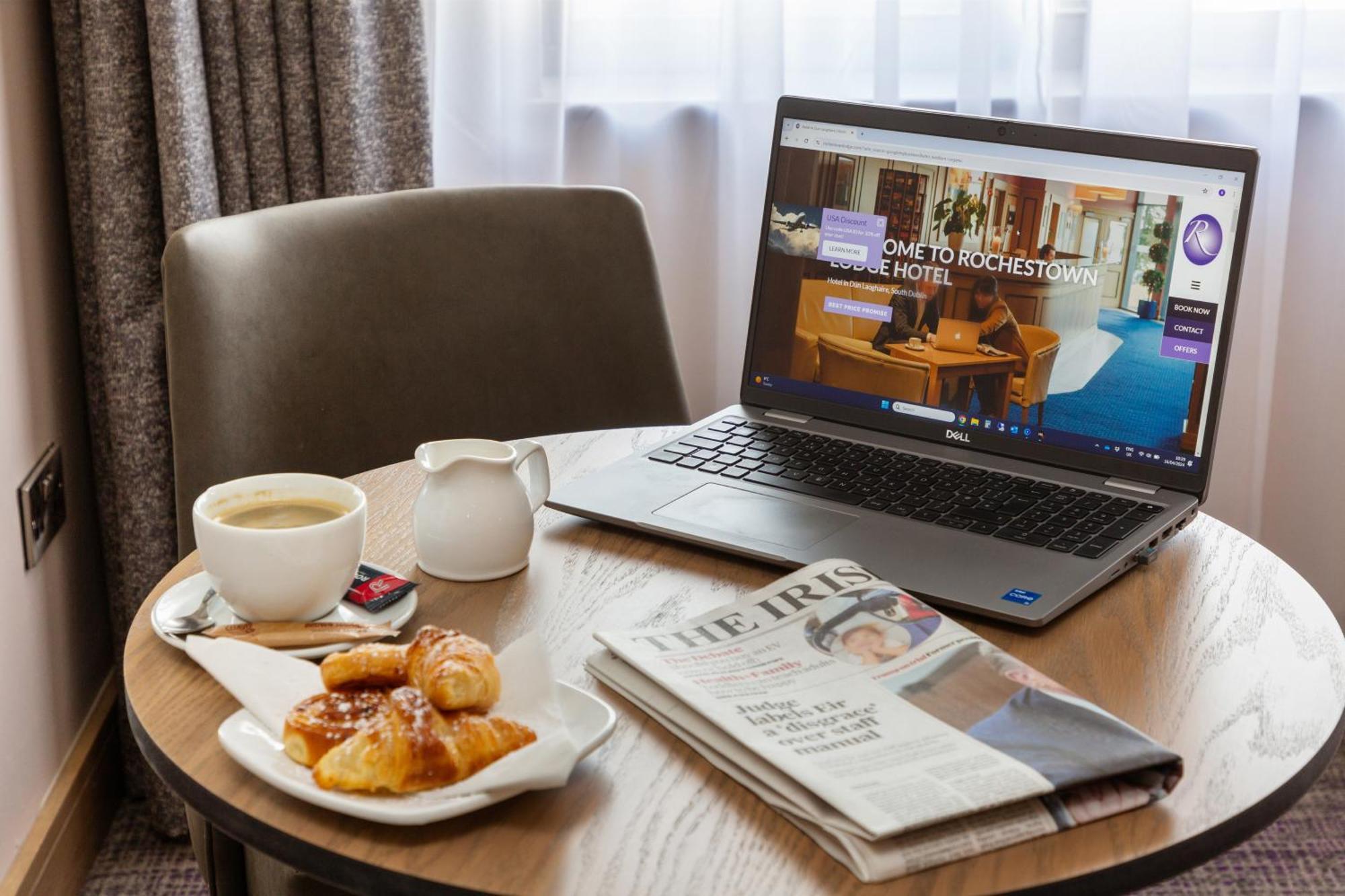 Rochestown Lodge Hotel ดุนเลรี ภายนอก รูปภาพ