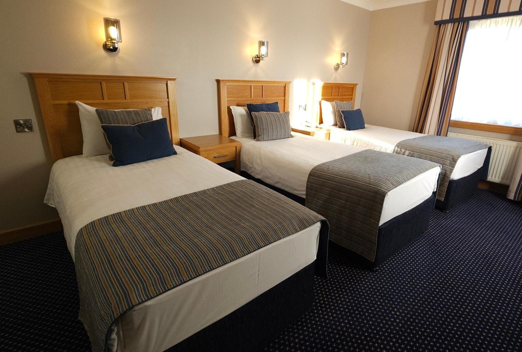 Rochestown Lodge Hotel ดุนเลรี ภายนอก รูปภาพ