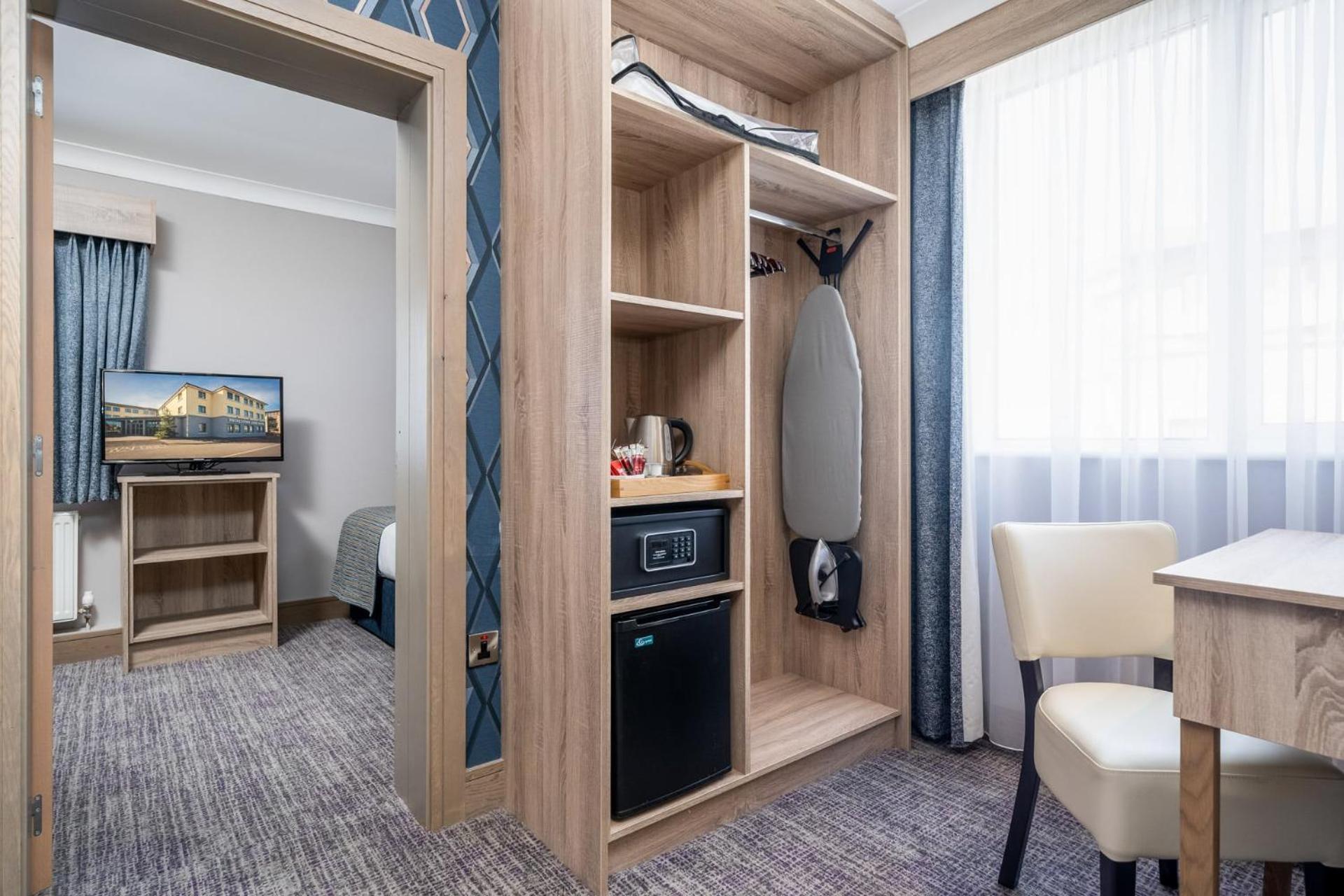 Rochestown Lodge Hotel ดุนเลรี ภายนอก รูปภาพ