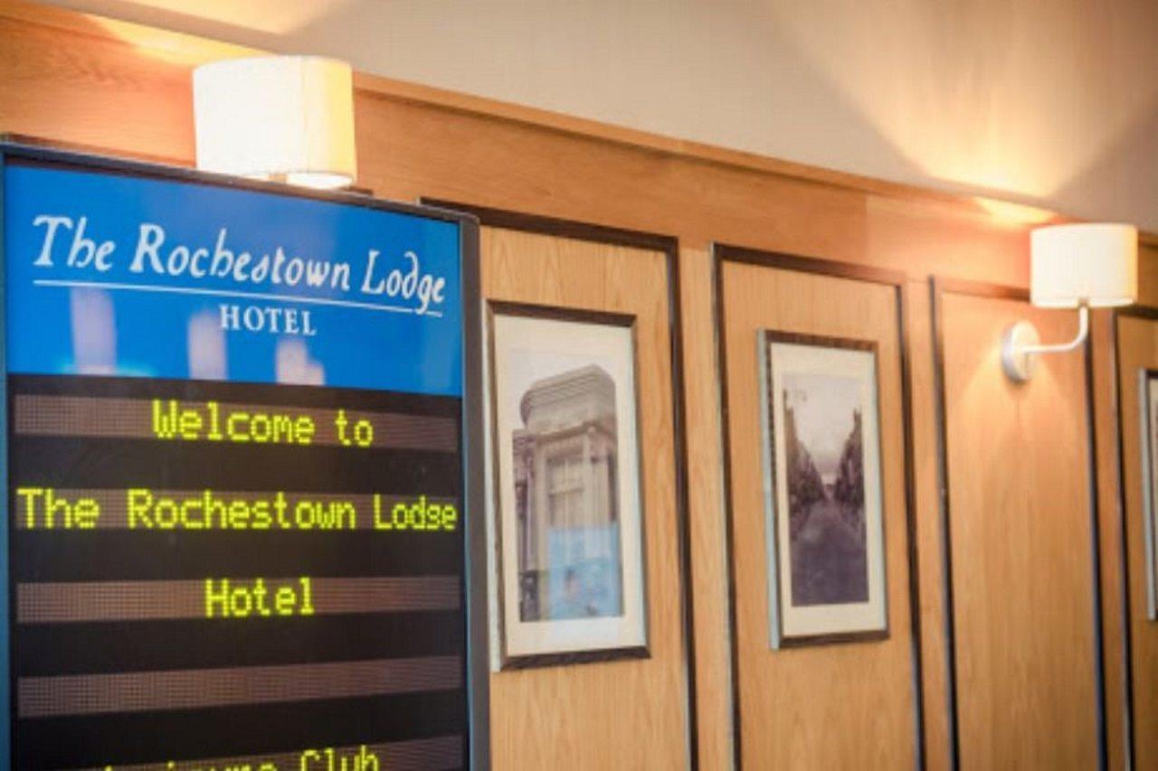 Rochestown Lodge Hotel ดุนเลรี ภายนอก รูปภาพ