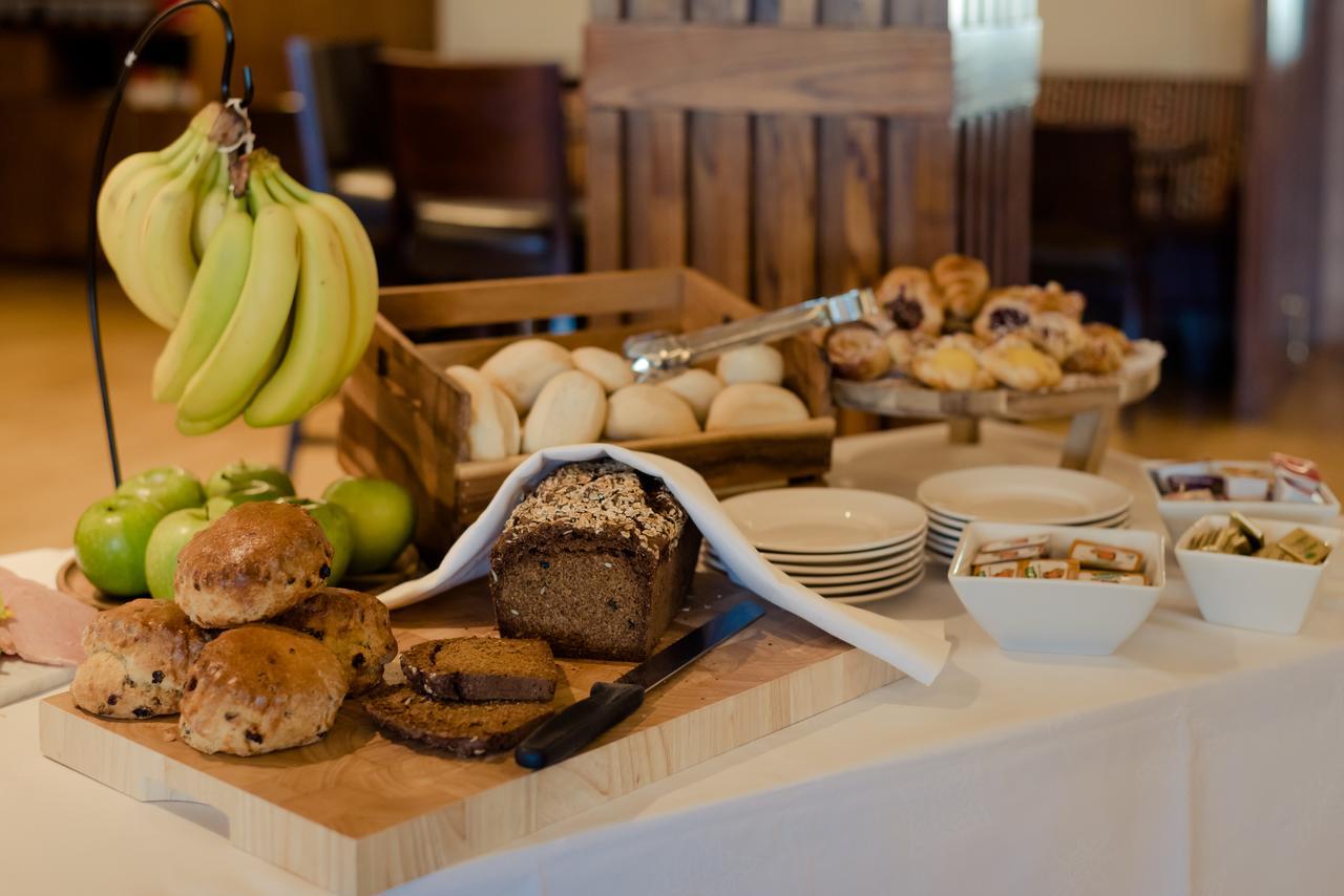 Rochestown Lodge Hotel ดุนเลรี ภายนอก รูปภาพ