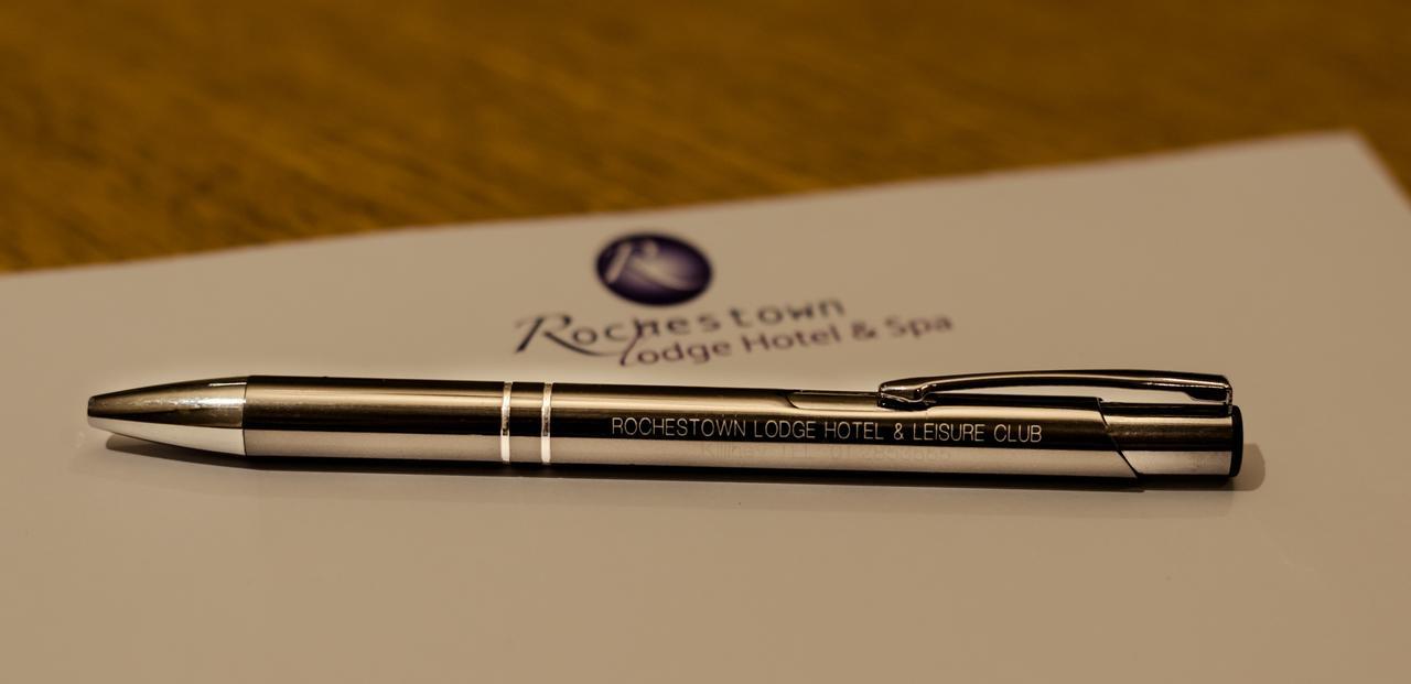 Rochestown Lodge Hotel ดุนเลรี ภายนอก รูปภาพ