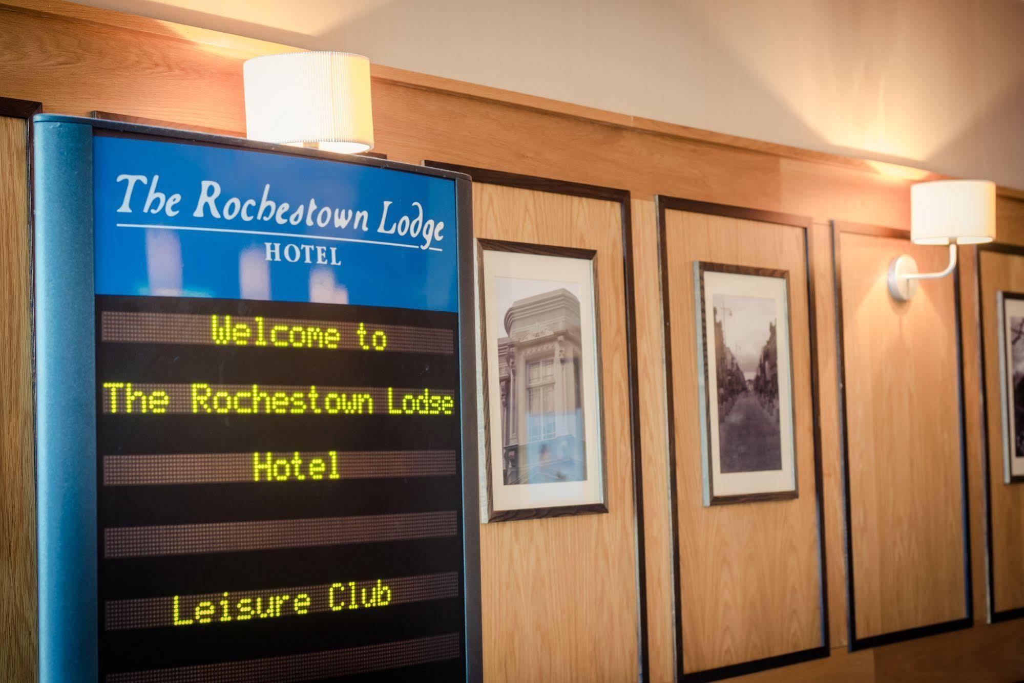 Rochestown Lodge Hotel ดุนเลรี ภายนอก รูปภาพ