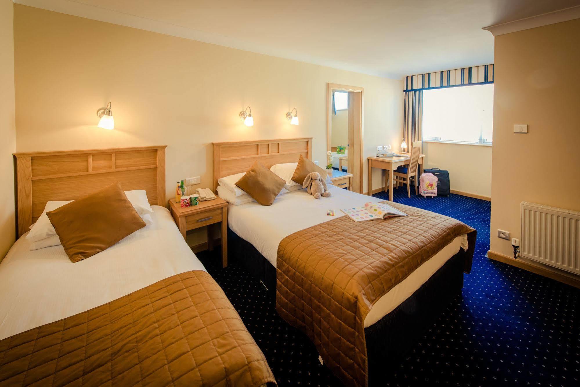 Rochestown Lodge Hotel ดุนเลรี ภายนอก รูปภาพ